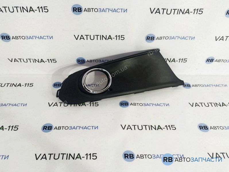 FP7426914 Решітка бампера R з отв. тум.
