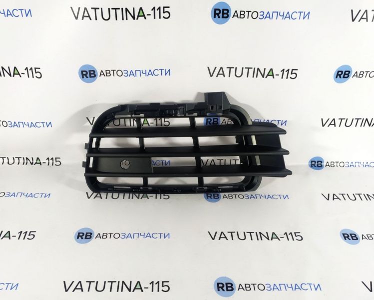 KH95859952 Решітка бампера R + парктр.