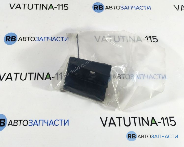 7M0854703B-T Решітка бампера (проставка) СПЕЦЦІНА!