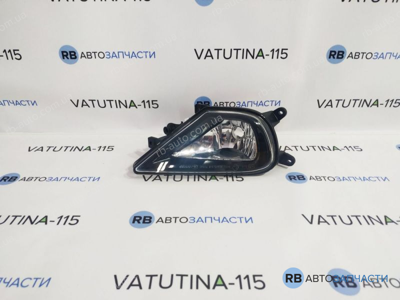 7P6941700C Протитуманна фара R