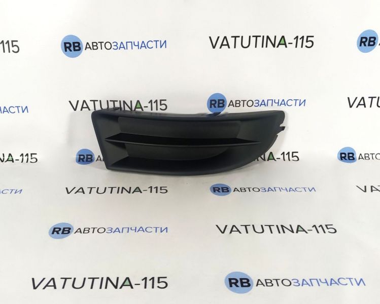 1Z0807368B9B9 Решітка бампера R (заглушка пр/тум.)