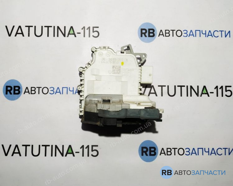 8K0839016G Замок задн. двері R