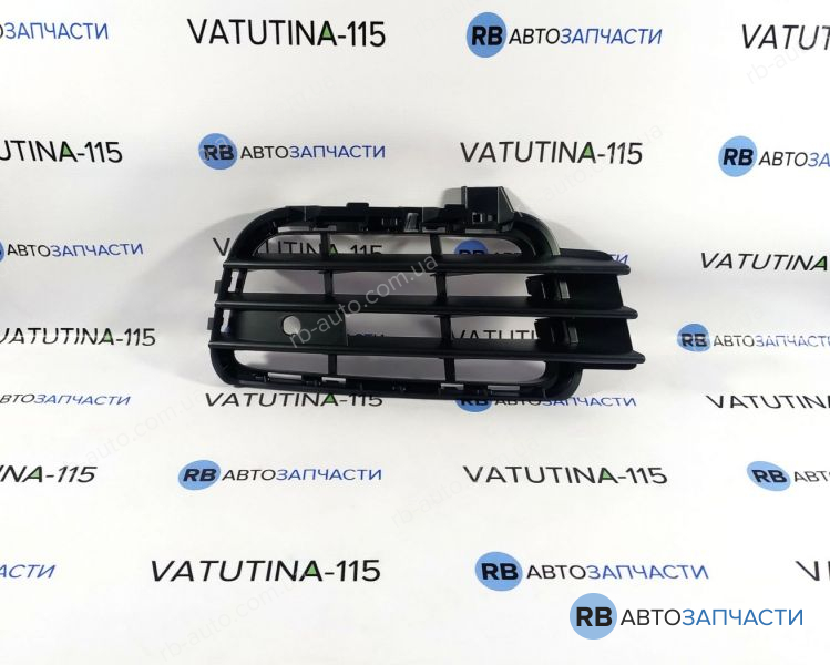 7P68546629B9 Решітка бампера R + парктр.