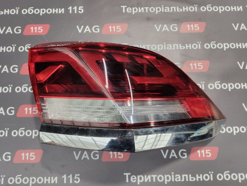 3CM945208A-BU Ліхтар зовнішній R