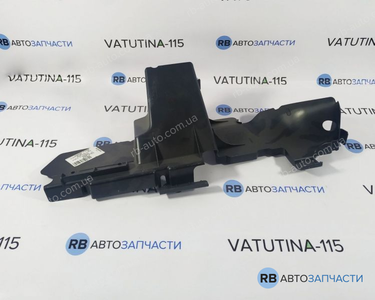 7L6121333E Повітрозабірник радіатора L (3,0TDI / 5,0TDI)