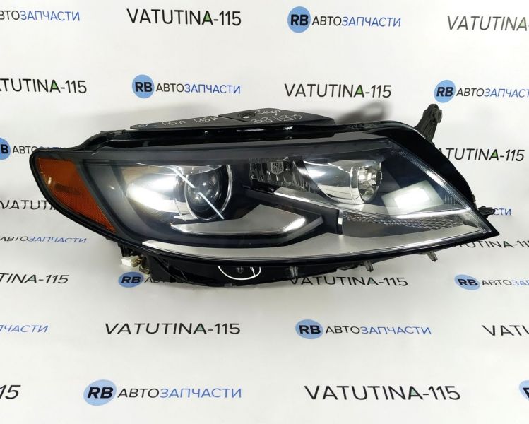 3C8941040F-DEF Фара основна R ксенон (дефект)