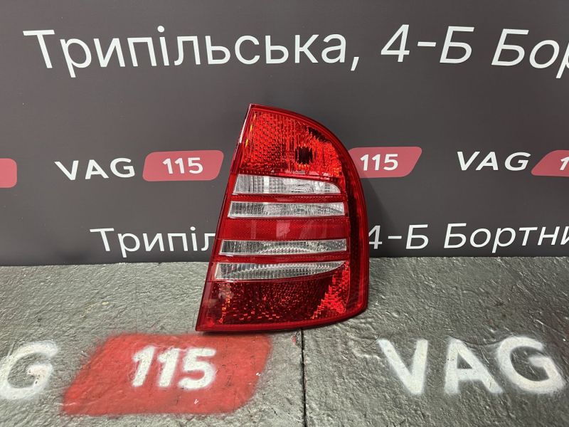 3U5945112 Ліхтар задній R