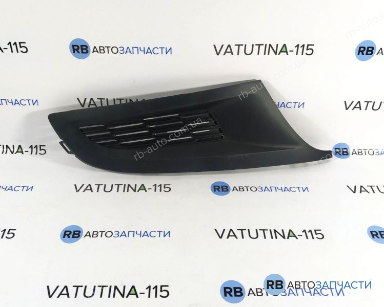 KH9508994 Решітка бампера R без отв. тум.