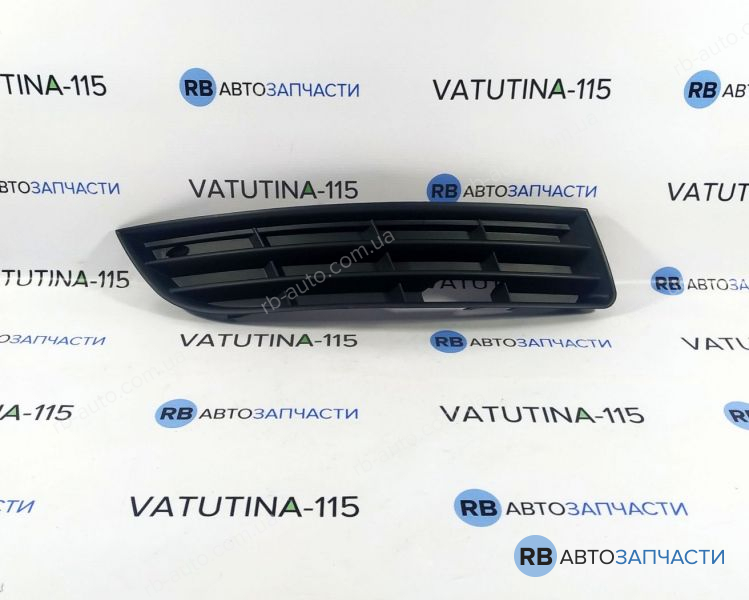 KH9517994 Решітка в бампер без туман. R