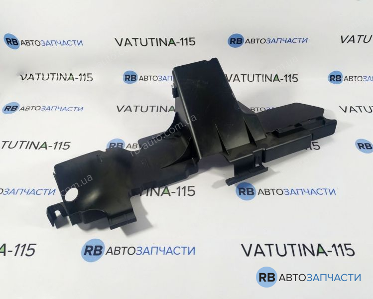 7L6121334E Повітрозабірник радіатора R (3,0TDI / 5,0TDI)