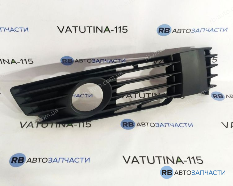 3B0853666LB41 Решітка в бампер з туманк. R