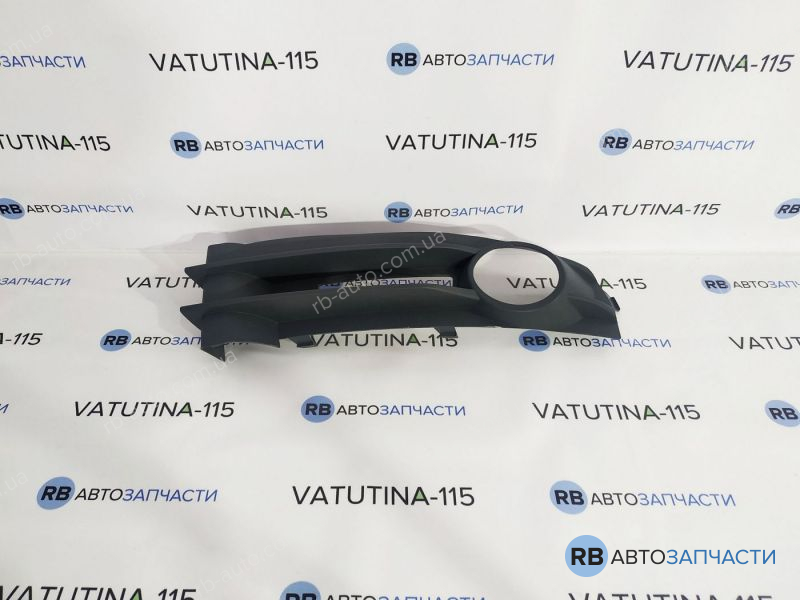 FP7406914 Решітка бампера R +пр/тум.