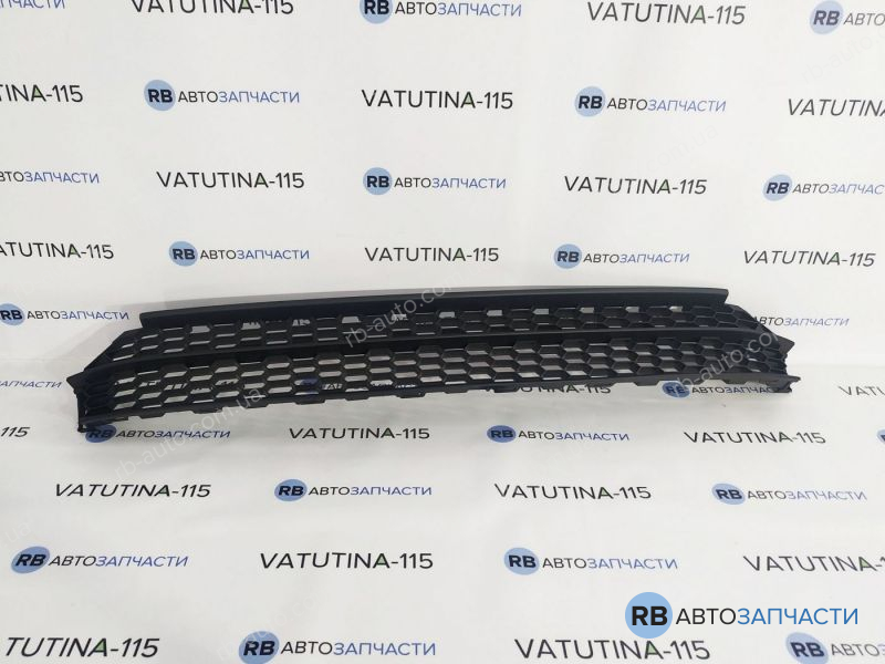 FP7439910 Решетка бампера центр.