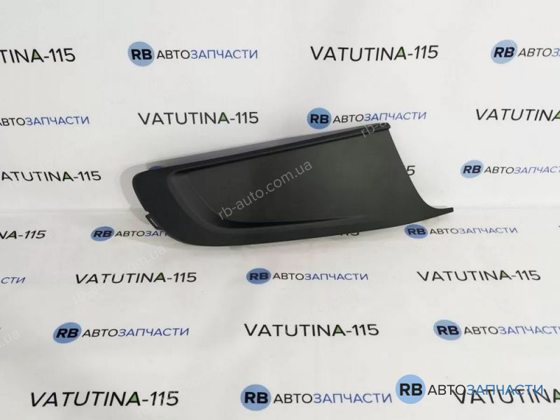 FP7422914 Решітка бампера R -пр/тум.