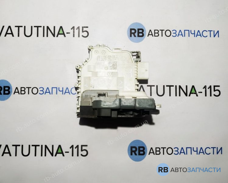 8X0839016D Замок задн. двері R