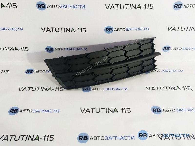 5JA8073689B9 Решітка бампера R -пр/тум.
