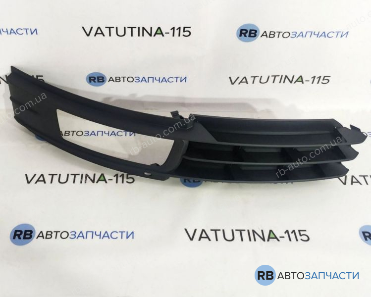 4F0807681P01C Решетка бампера L (закрытая)