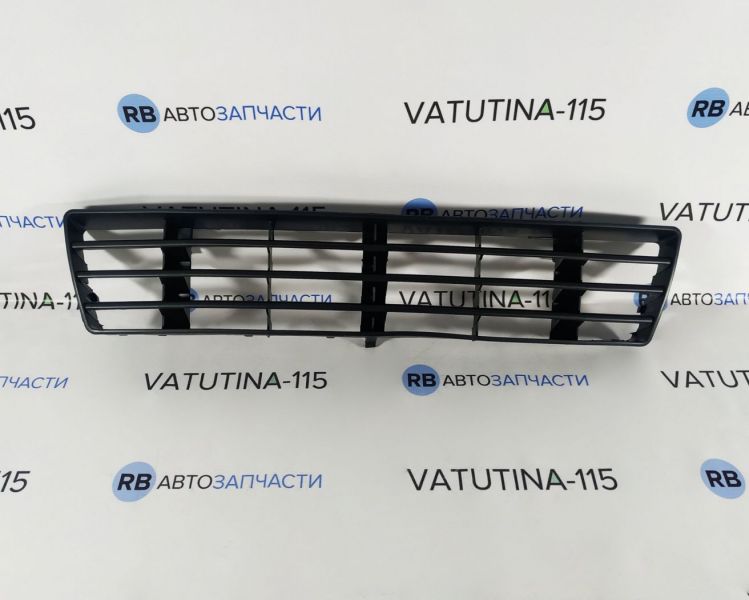 FP0014994 Решітка бампера центр.