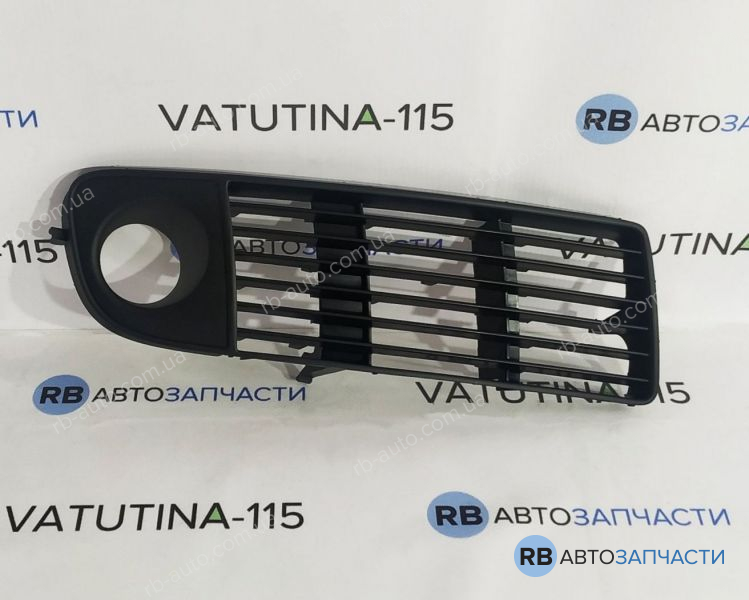 4B0807682M01C Решітка бампера R