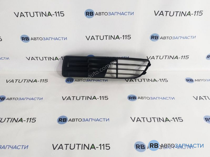 1324271R Решітка бампера L