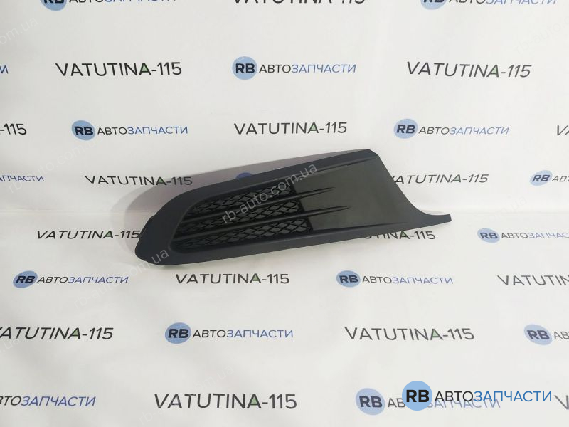 FP7430914 Решітка бампера без тум. R
