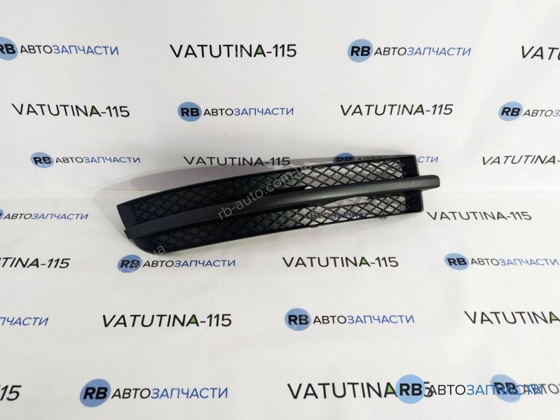7M3853684B01C Решітка в бампер без туман. R