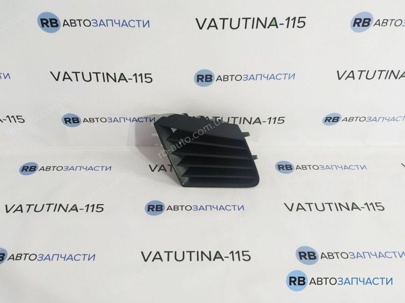 6L08536769B9 Решітка бампера R (возле фари)