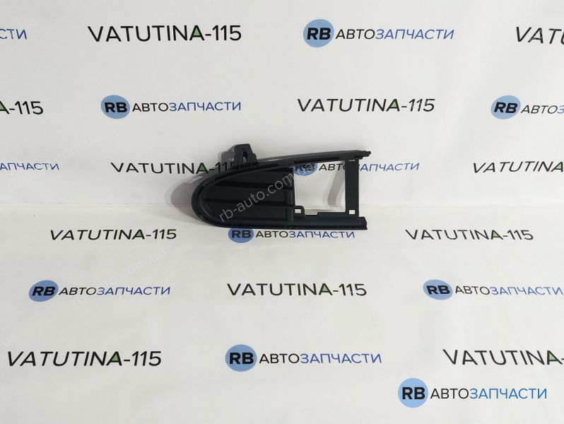 7M0853683D01C Решітка бампера L наружн. без туман.