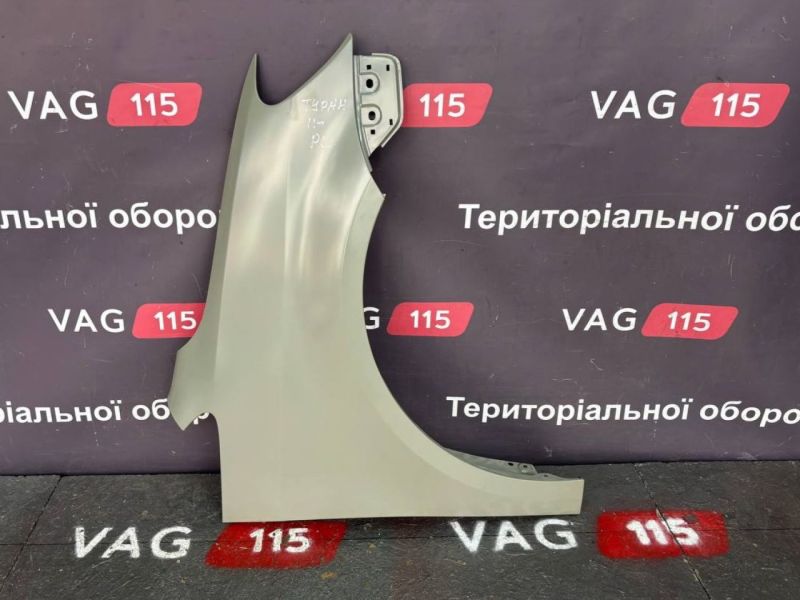 956302 Крило R