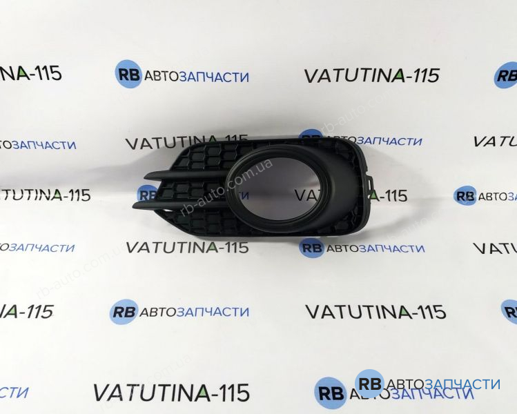 FP7428915 Решітка в бампер з туманк. L USA