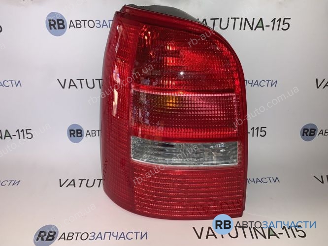 8D9945095D Ліхтар задній L Avant