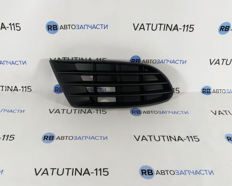 KH9533993 Решітка бампера L (-пр/тум.)