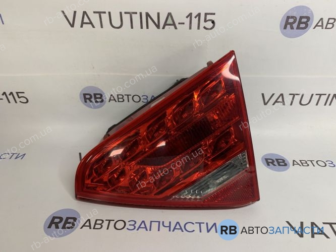 8T0945094B-BU Ліхтар внутрішній R LED