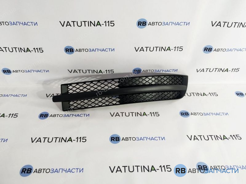 7M385368301C Решітка в бампер без туман. L