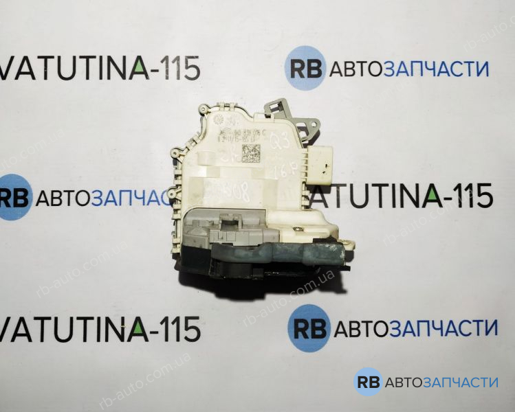 8K0839016C Замок задн. двері R