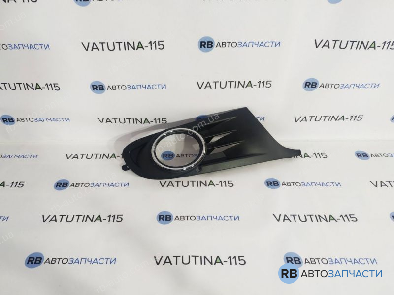 FP7411918 Решітка бампера R +отв. пр/тум. +хром. накладка (-GTI)