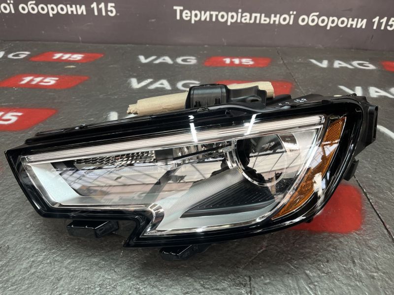 8V0941005K Фара основна L ксенон USA