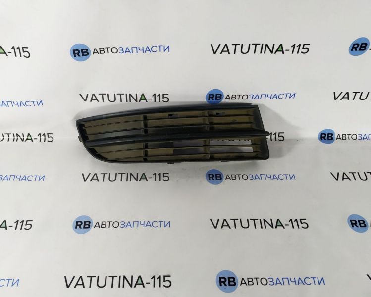 1T08536669B9-BU Решітка бампера R -пр/тум.