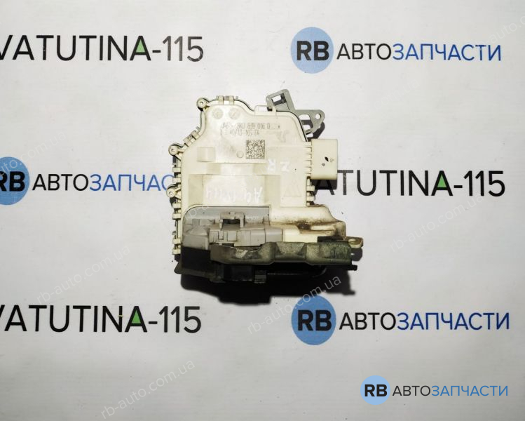 8K0839016D Замок задн. двері R