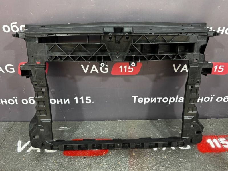 2K5805588 Панель передня