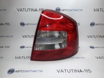 Фонарь задний R HB
