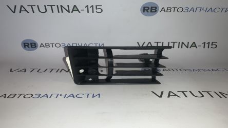 Решітка бампера з туман. R