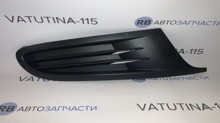 Решітка бампера R без отв. пр/тум. (-GTI) - 5K0853666A9B9