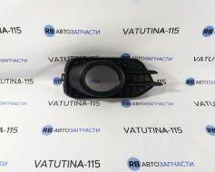 Решітка в бампер з туманк. R USA - 5N0853666G9B9